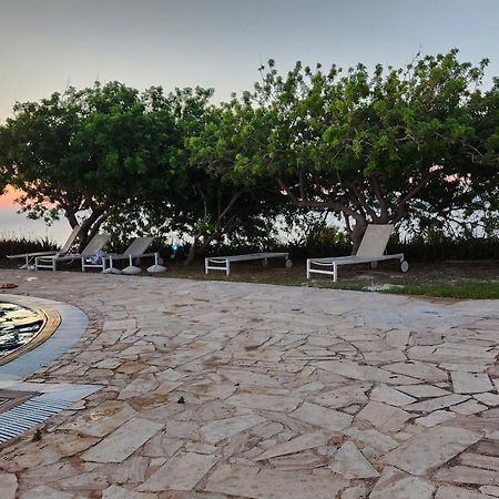 Serena Vacation Home Pomos Exterior photo