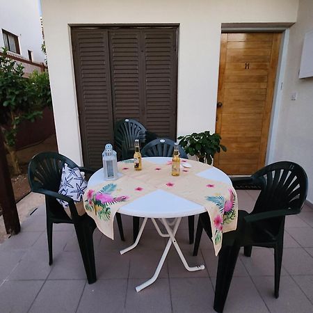 Serena Vacation Home Pomos Exterior photo